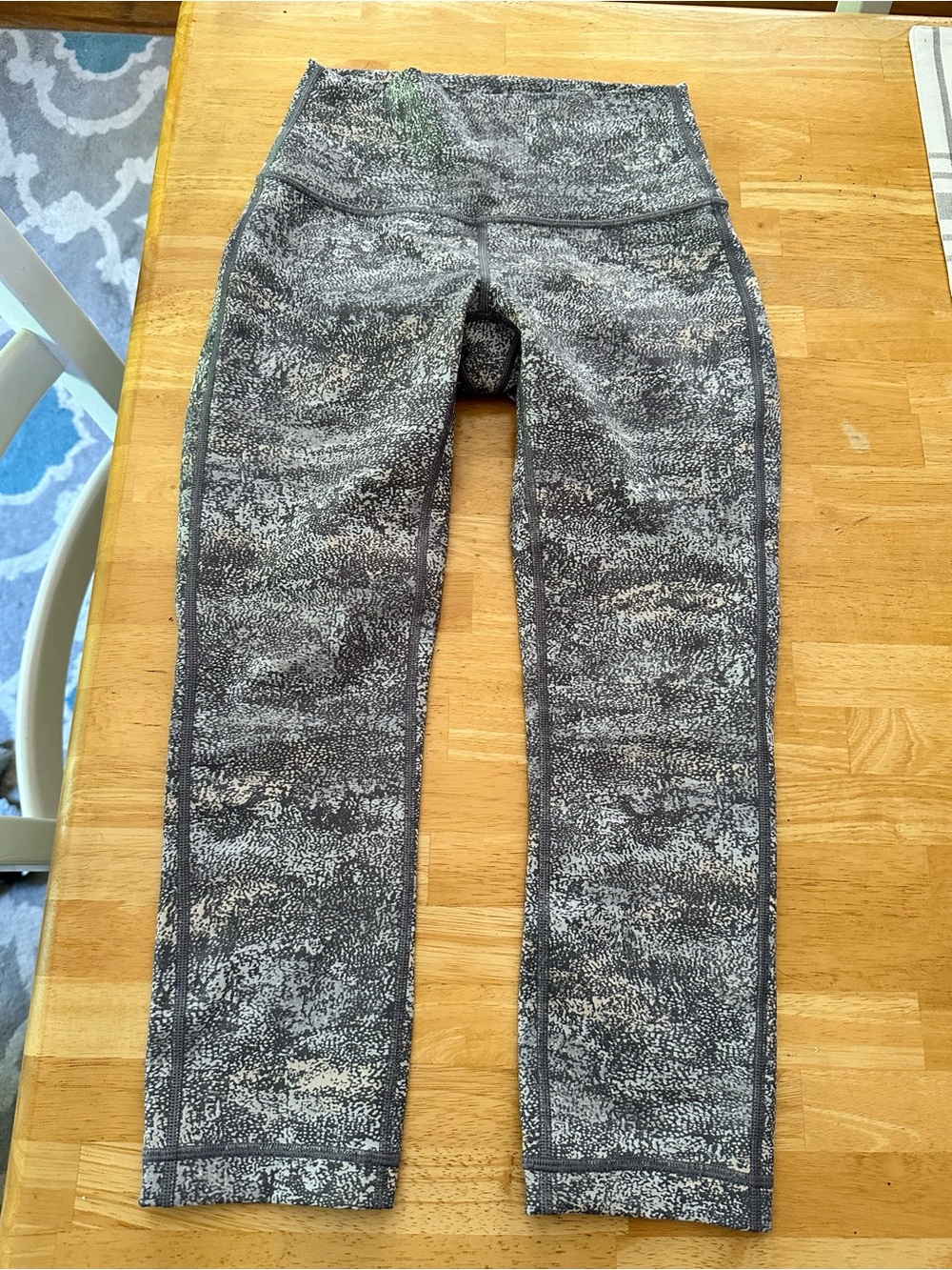 Lululemon crop leggings size 4